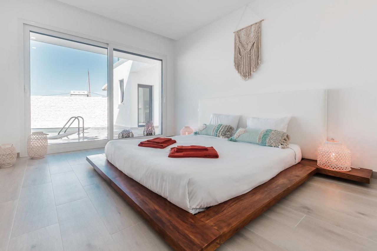 Beach Villa With Ocean View โลรินญา ภายนอก รูปภาพ